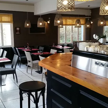 Le Relais De La Haute Vallee Hotel