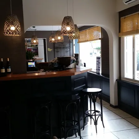 Le Relais De La Haute Vallee Hotel 2*
